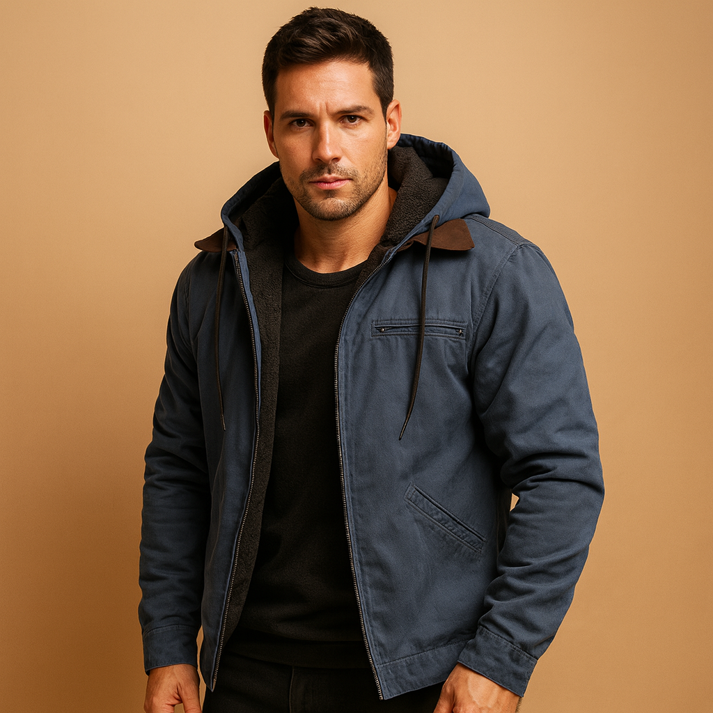 Men’s classic winter jacket with hood and soft inner lining, ideal for cold days and outdoor wear.