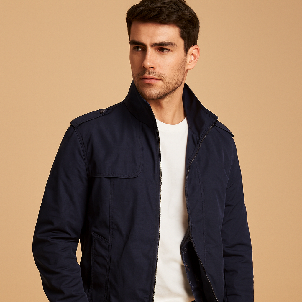 Men’s lightweight summer jacket with stand-up collar and modern design, featuring practical pockets for casual or formal occasions.