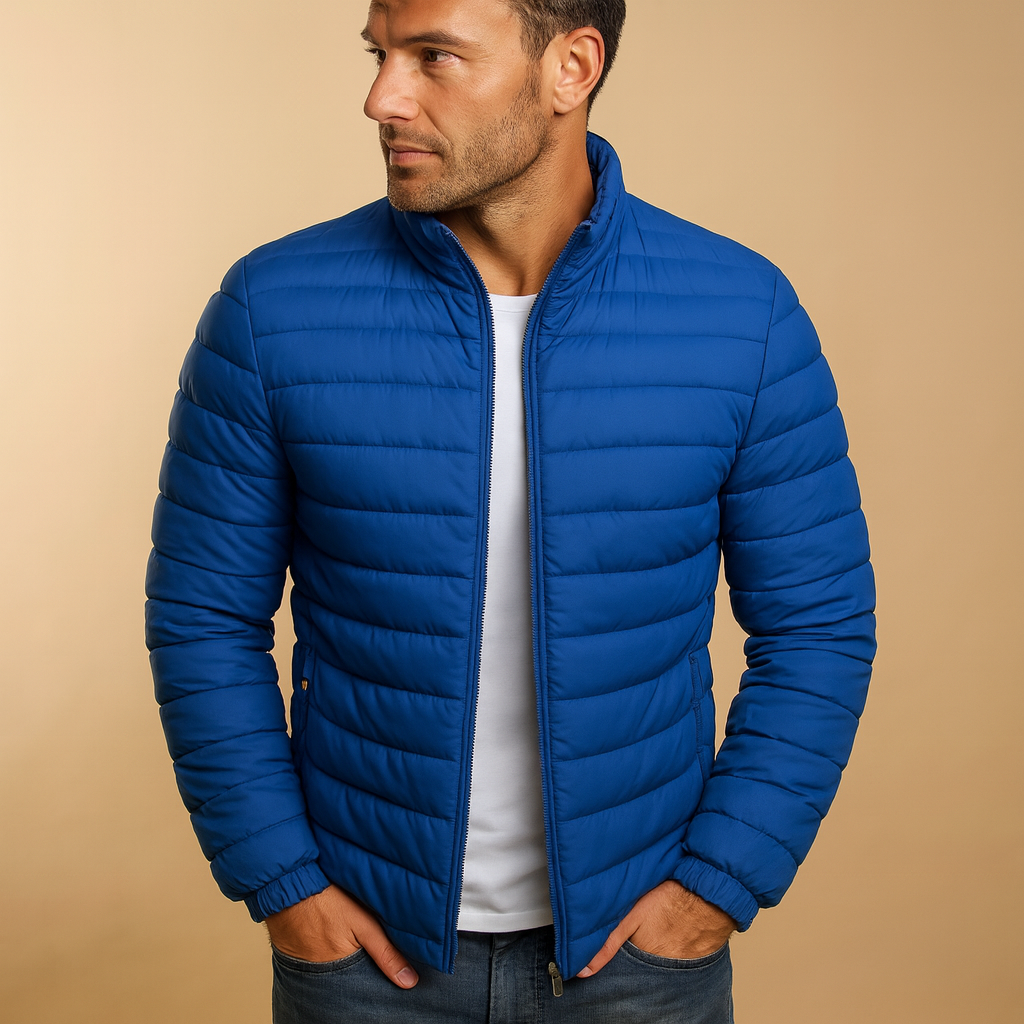 Men’s puffer jacket with hood featuring a classic design and excellent insulation, perfect for cold winter days and outdoor activities.