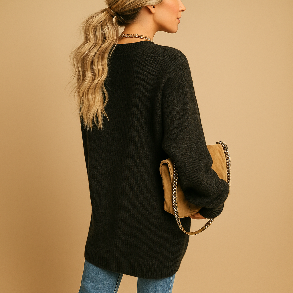 Classic knitted cardigan for women in soft breathable fabric with relaxed fit and open front design. Perfect for winter and transitional seasons.