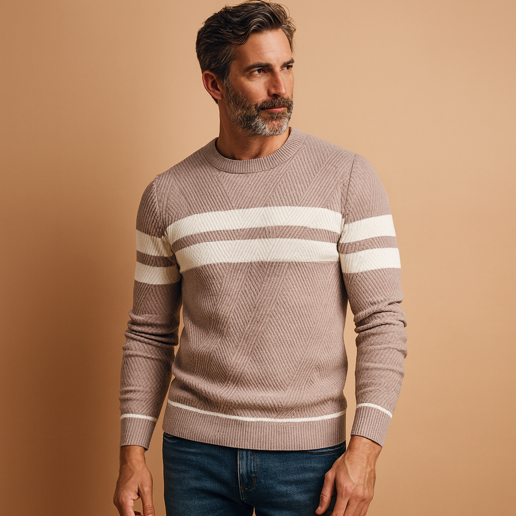 Men’s casual crew neck sweater with soft fabric and modern fit,  perfect for daily wear and casual occasions in autumn and winter.