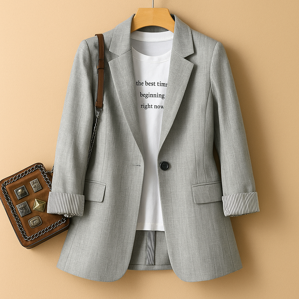 Casual tailored blazer for women with long sleeves and a refined fit, suitable for office wear, daily outings, and evening looks.