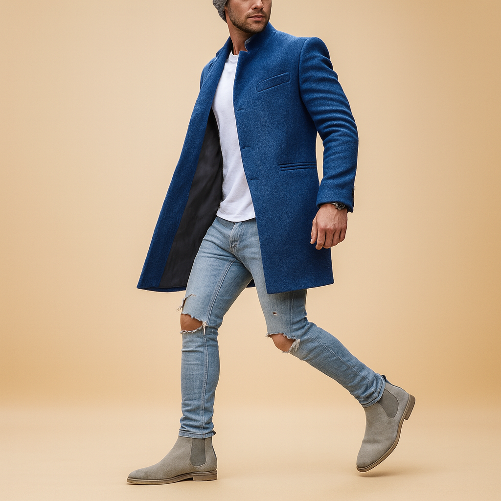 Men’s casual winter coat with a relaxed fit and warm lining, perfect for everyday wear and cold fall or winter days.