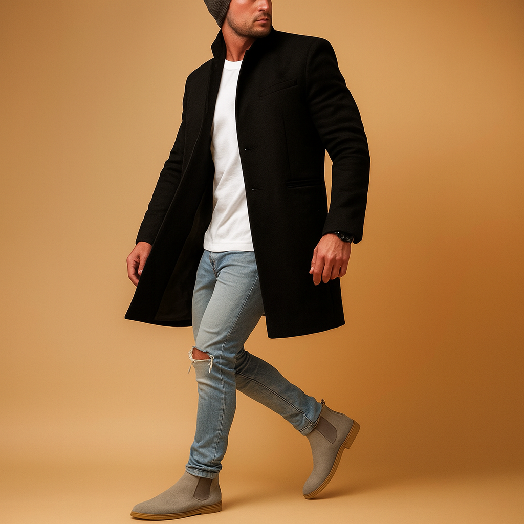Men’s casual winter coat with a relaxed fit and warm lining, perfect for everyday wear and cold fall or winter days.