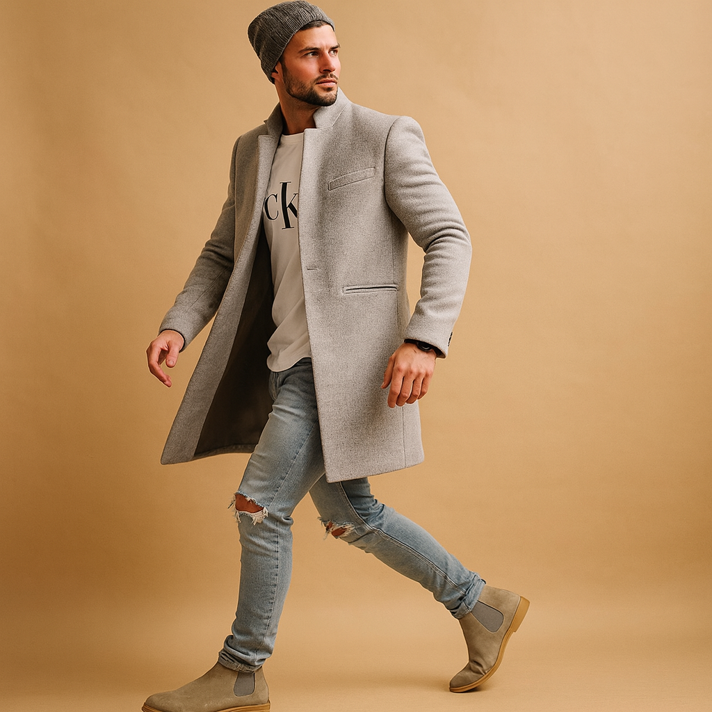 Men’s casual winter coat with a relaxed fit and warm lining, perfect for everyday wear and cold fall or winter days.