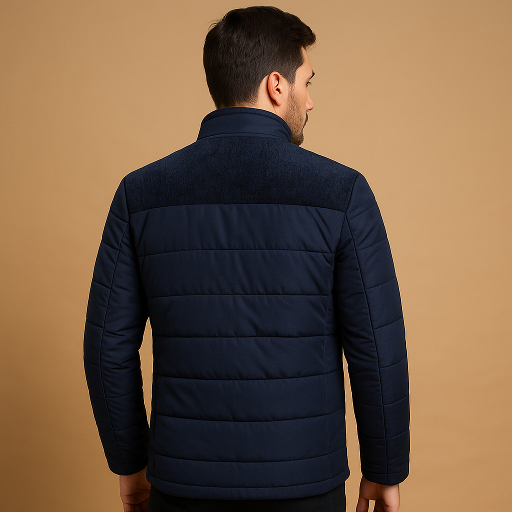 Men’s fleece jacket with high collar and zipper, featuring soft inner lining and zip pockets, perfect for cold days and outdoor use.