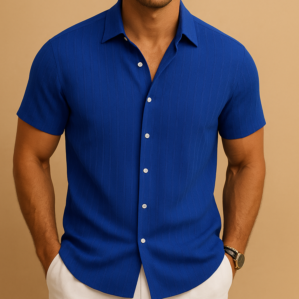 Light short-sleeve shirt for men with refined collar and breathable fit, perfect for summer days, casual outings, or office wear.