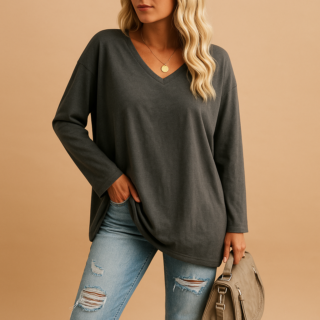 Women’s lightweight round-neck summer top with short sleeves and loose fit, perfect for warm days and casual outfits.