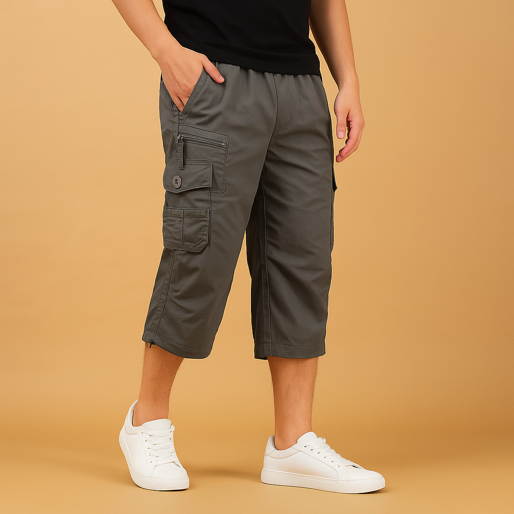 Men’s long cotton cargo shorts with a relaxed fit and multiple pockets, ideal for travel, outdoor activities, and casual summer outfits.