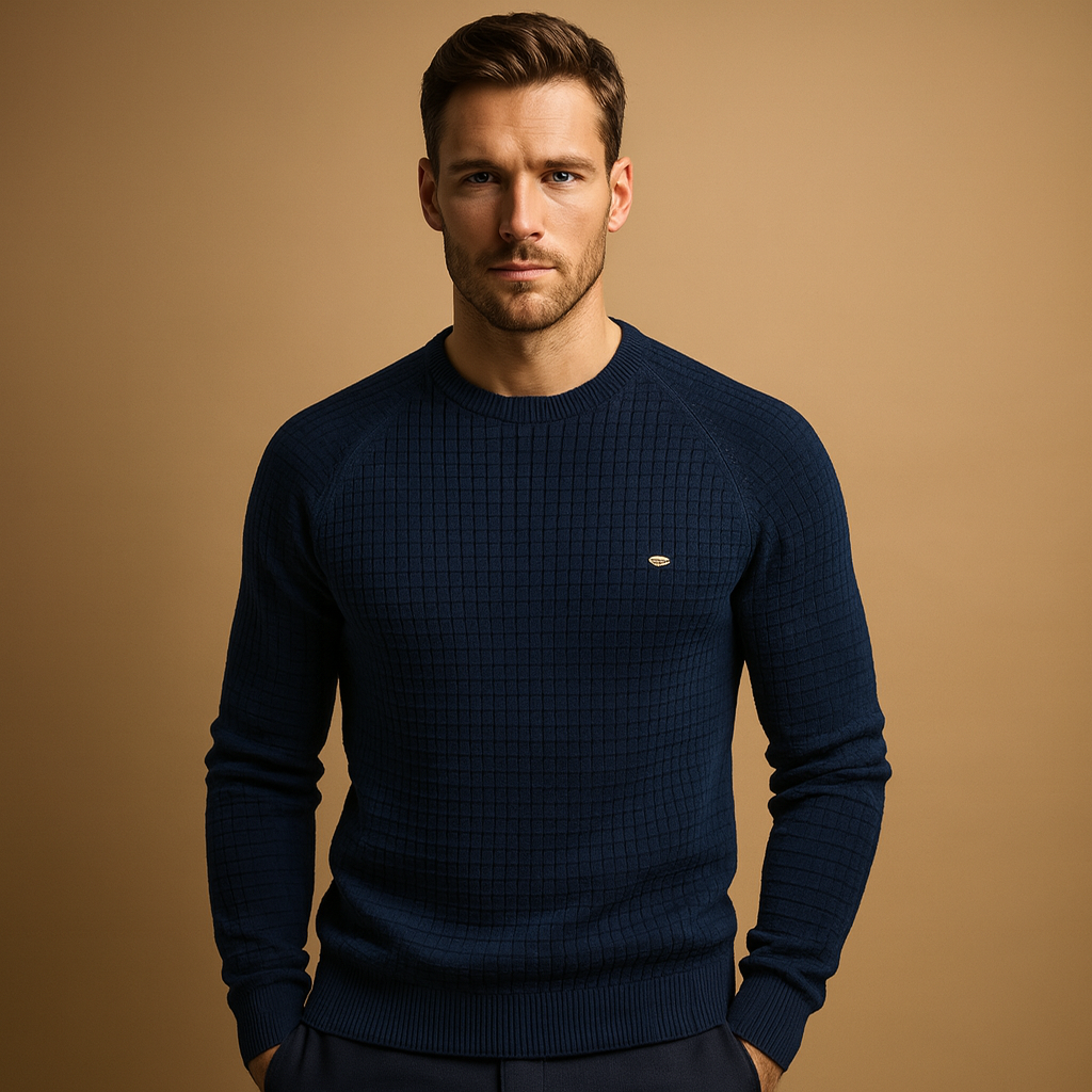 Men’s classic round neck knitted sweater in soft warm fabric, timeless, comfortable, and ideal for autumn and winter wear.