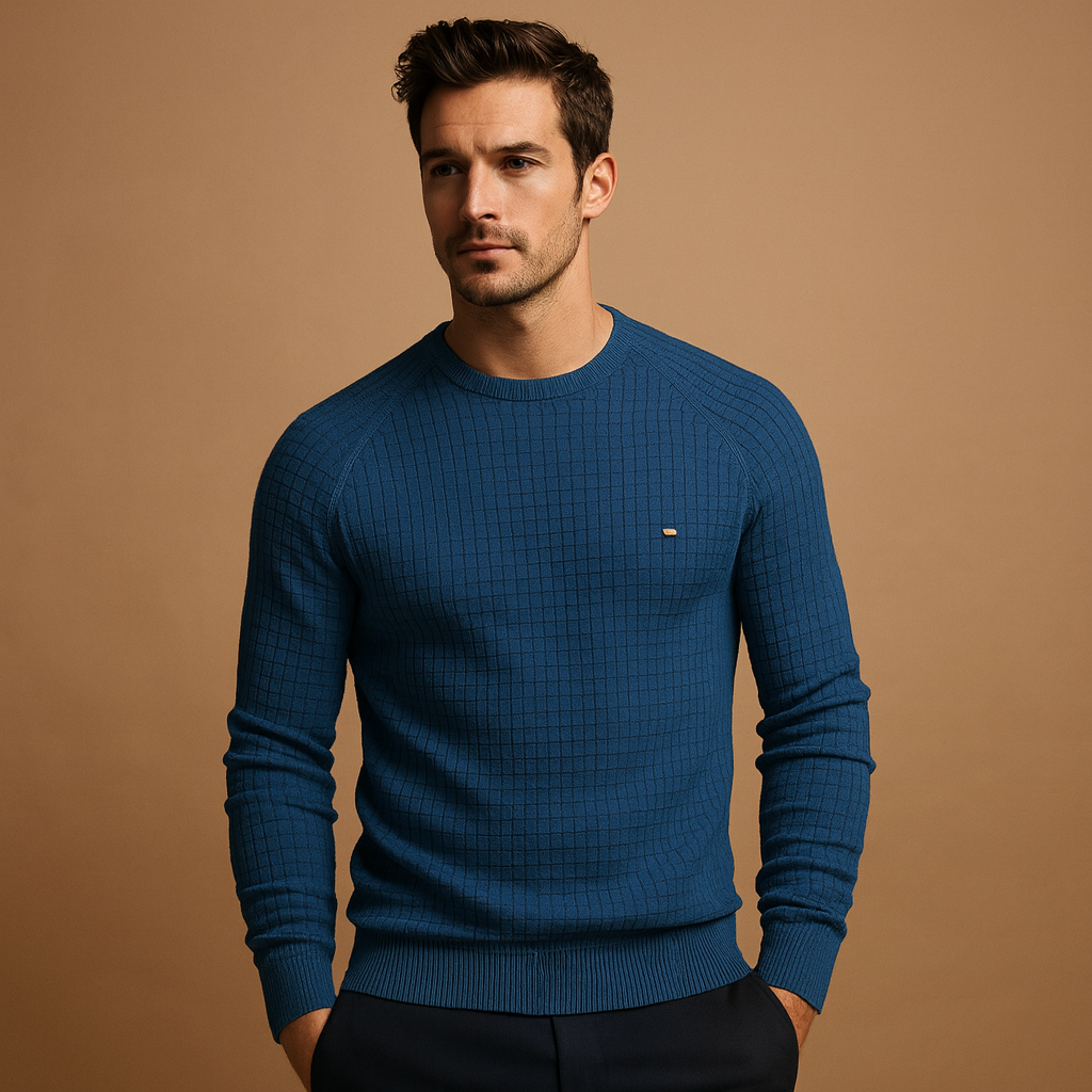 Men’s classic round neck knitted sweater in soft warm fabric, timeless, comfortable, and ideal for autumn and winter wear.
