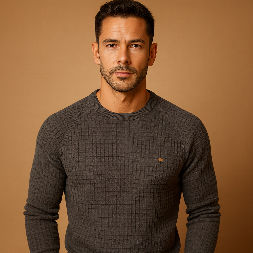 Men’s classic round neck knitted sweater in soft warm fabric, timeless, comfortable, and ideal for autumn and winter wear.