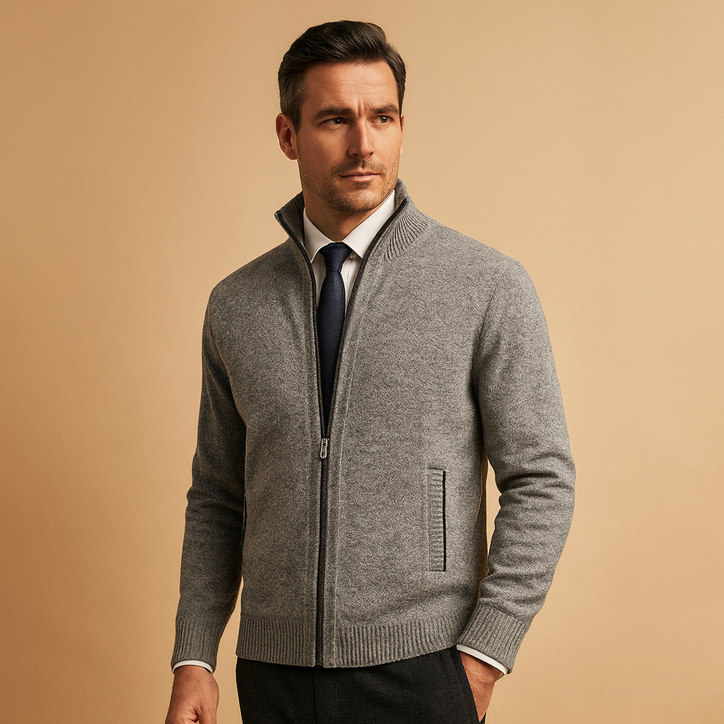 Men’s zipped cardigan with modern design, perfect for casual and everyday wear during autumn and winter.